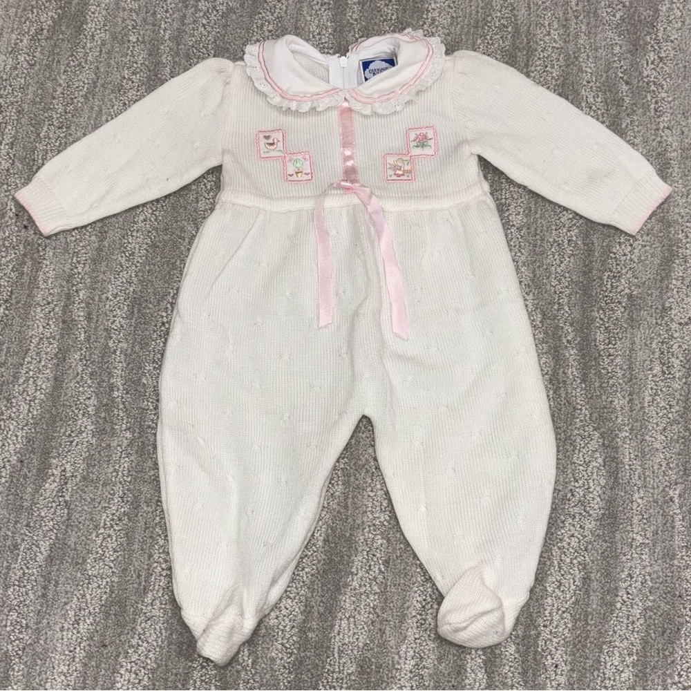 VTG Carriage Boutiques Knit Footed Embroidered One Piece Baby Girl Size 6 M
